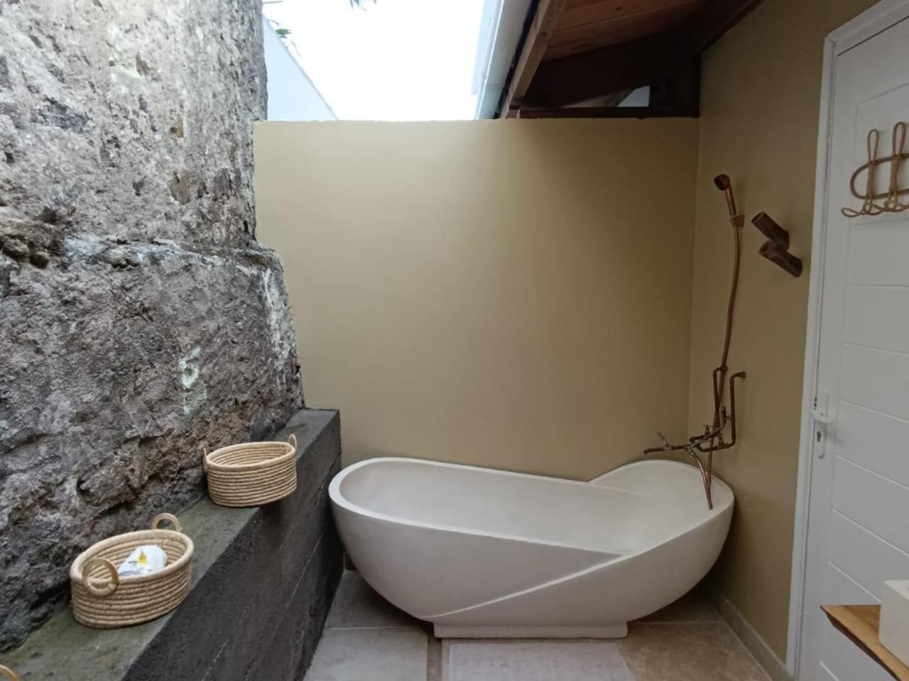 La Kaz Banian Hotell Saint Pierre Exteriör bild
